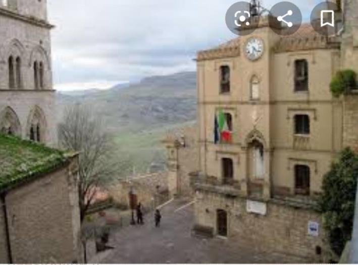 casa padre Jerone Hotel Gangi Bagian luar foto