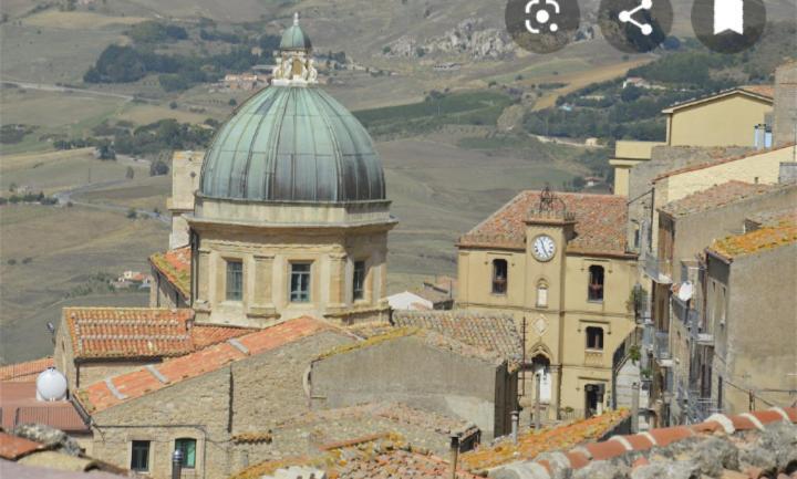 casa padre Jerone Hotel Gangi Bagian luar foto